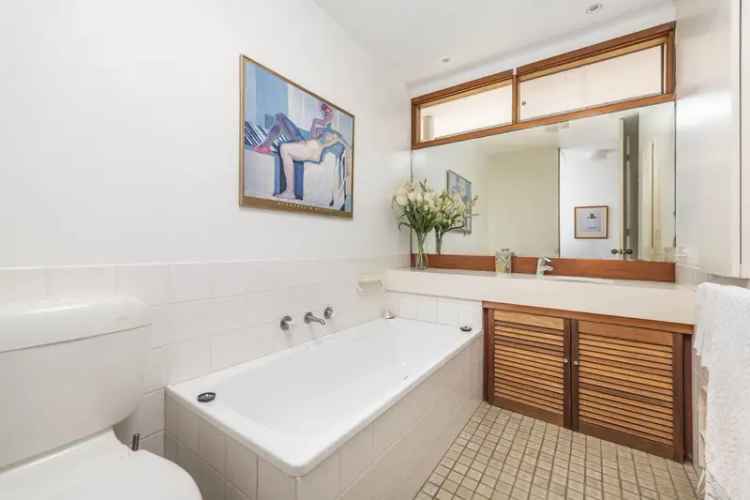 House For Sale in District of Tuggeranong, Australian Capital Territory