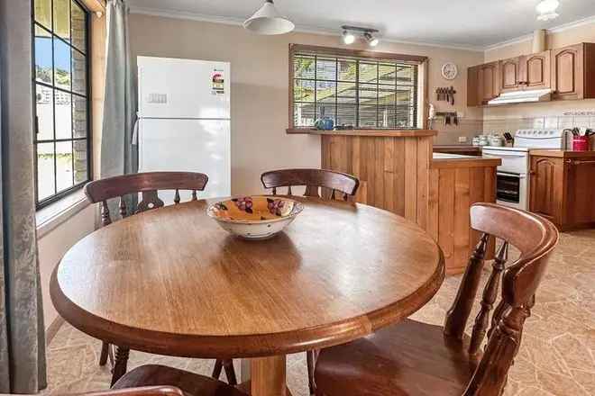 4 Bedroom Home Georges Bay Family Investor Comfort Spacious Living