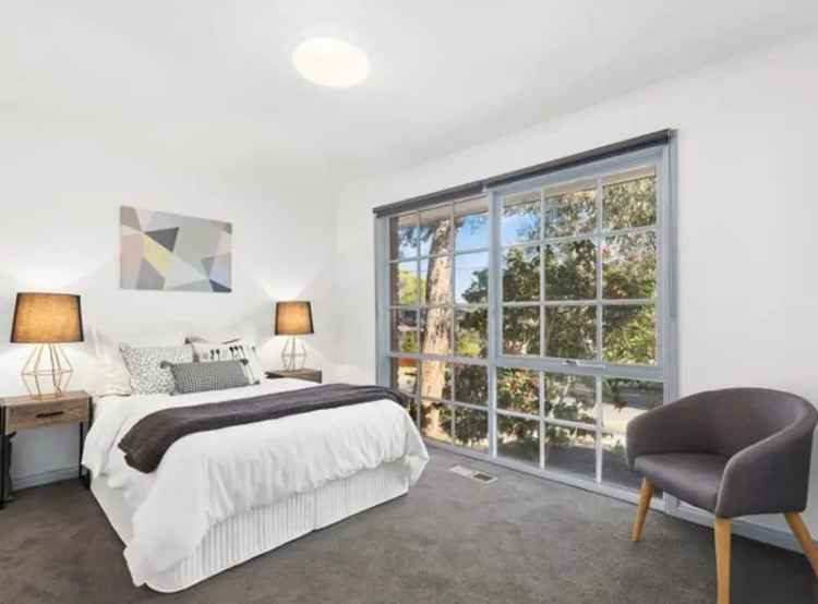 2 rooms house of 236 m² in Melbourne