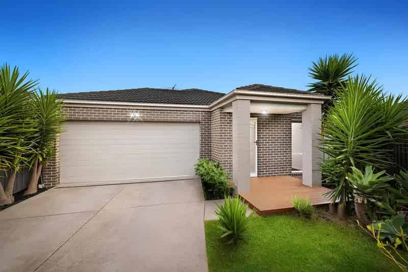 Easy living in an impeccable location.