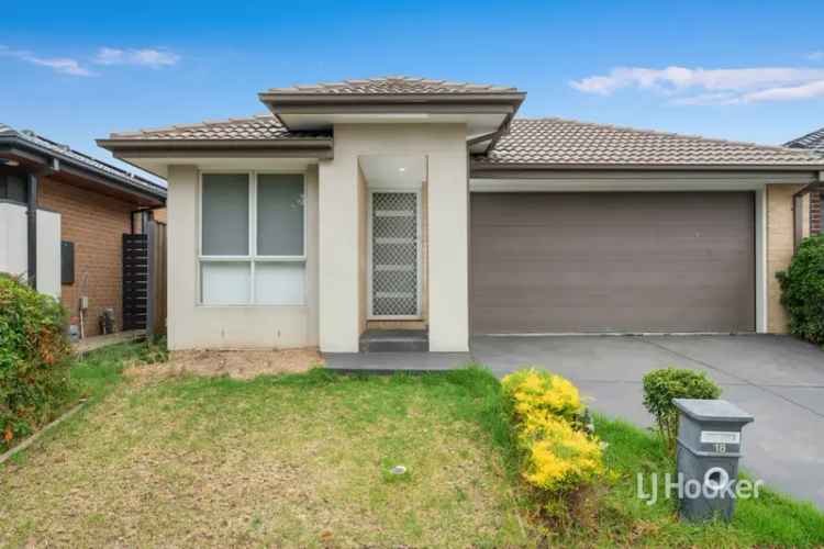 3 Bed 2 Bath Home in Aurora Estate - Close to Schools and Shops