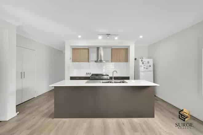 House For Rent , 15, Wander Way, Melbourne, Victoria