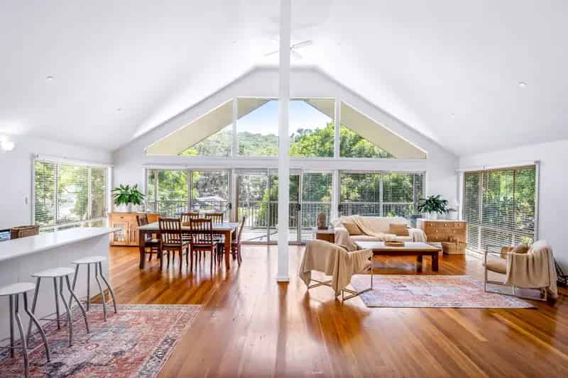 Coastal Charm and Contemporary Living in the Heart of Killcare
