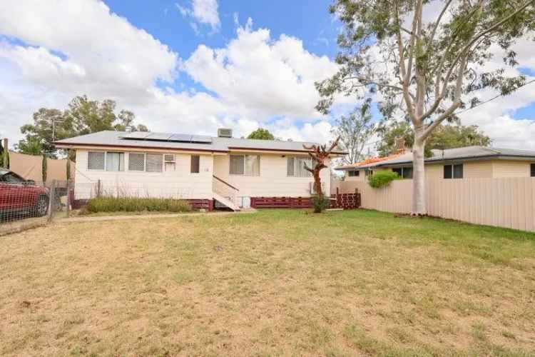 Four Bedroom Home with Solar Panels and Shed