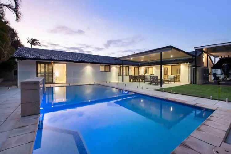 IMMACULATELY PRESENTED SINGLE STOREY ENTERTAINER - SECURE 726M2 BLOCK