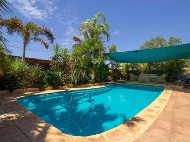 Stunning Renovated 4-Bed Home with Pool Ideal for Families and Entertaining