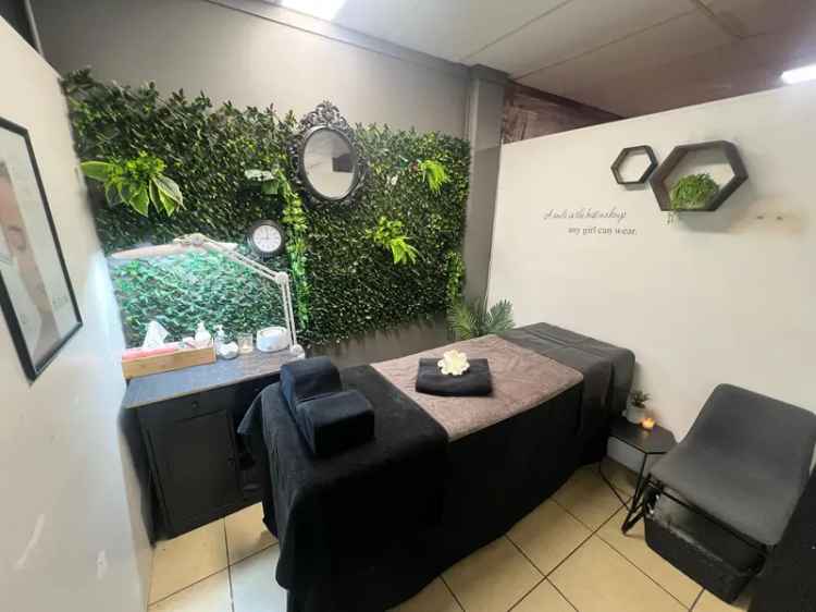 Rent Beauty Salon in Kirwan with Growth Potential and Ample Parking