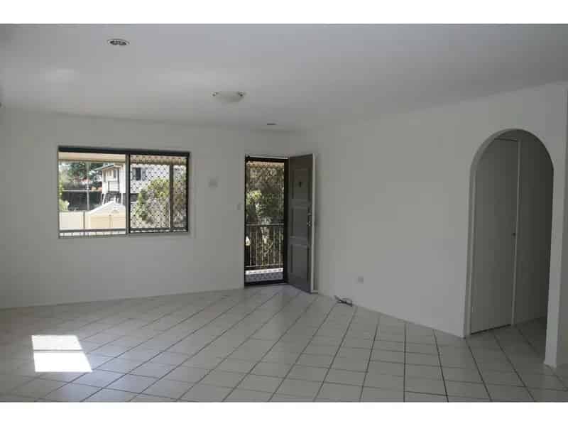 Real Estate For Lease - 127 Waratah Drive - Crestmead , QLD