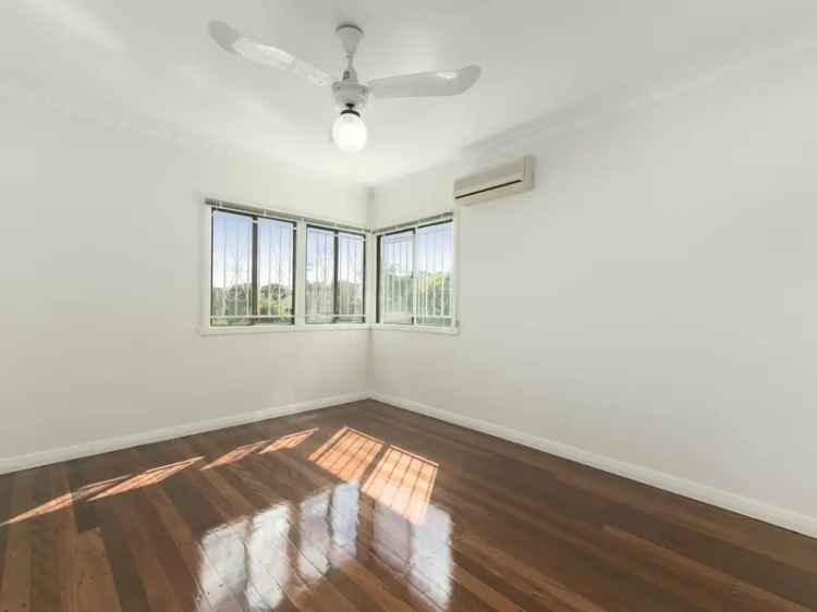 Rent charming home with rumpus in Moorooka