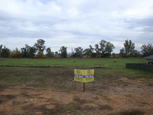 buy land in Oxley Vale with country views and city convenience