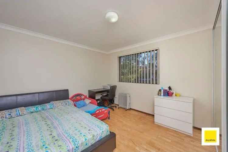 184m² Studio Apartment Sydney CBD Low Maintenance Living