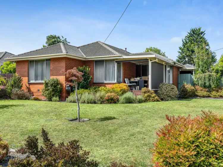 860sqm Corner Block Home Renovation or Redevelopment Opportunity