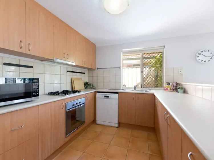 3x2 House Low Maintenance Central Location Modern Open Plan Living Close to Transport Shops Amenities