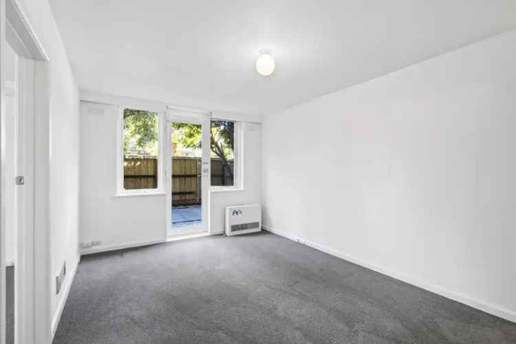 Spacious 1-Bedroom Apartment on Chapel Street