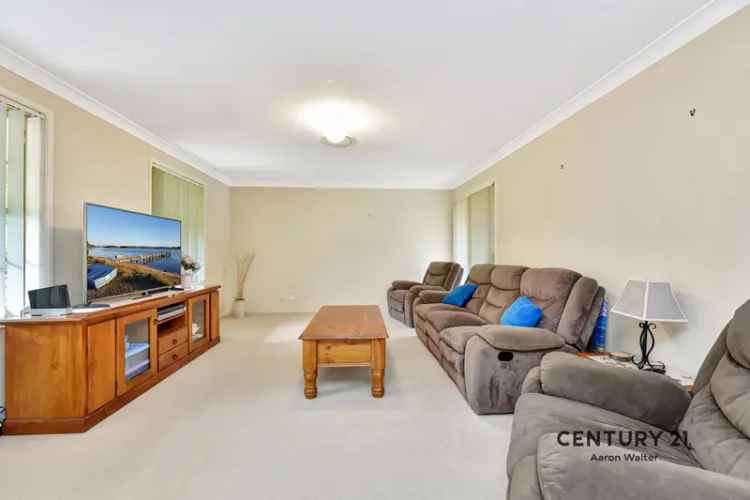 Family Home 3 Living Areas Huge Garage Fletcher NSW