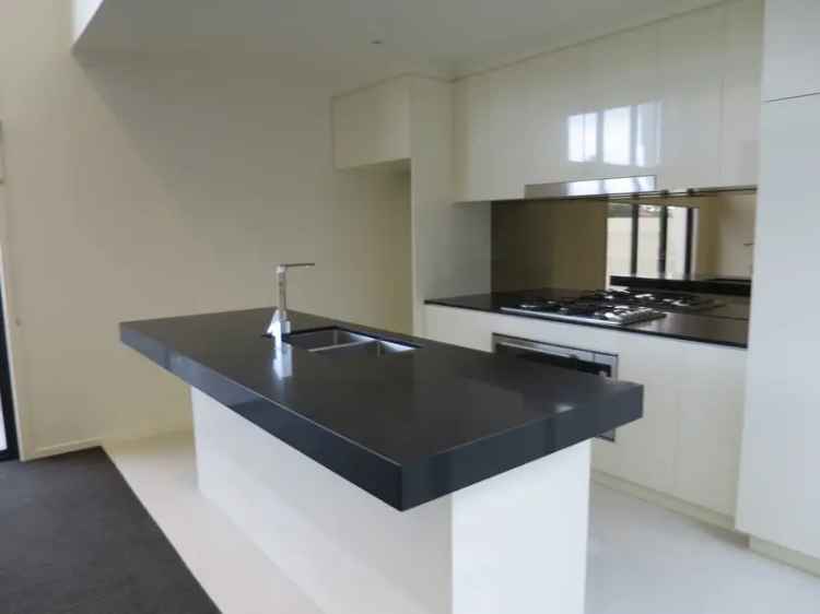 MODERN RESIDENCE IN A CENTRAL LOCATION