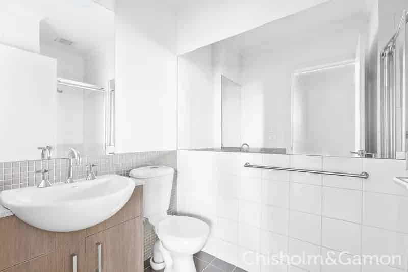 2 rooms apartment of 143 m² in Melbourne