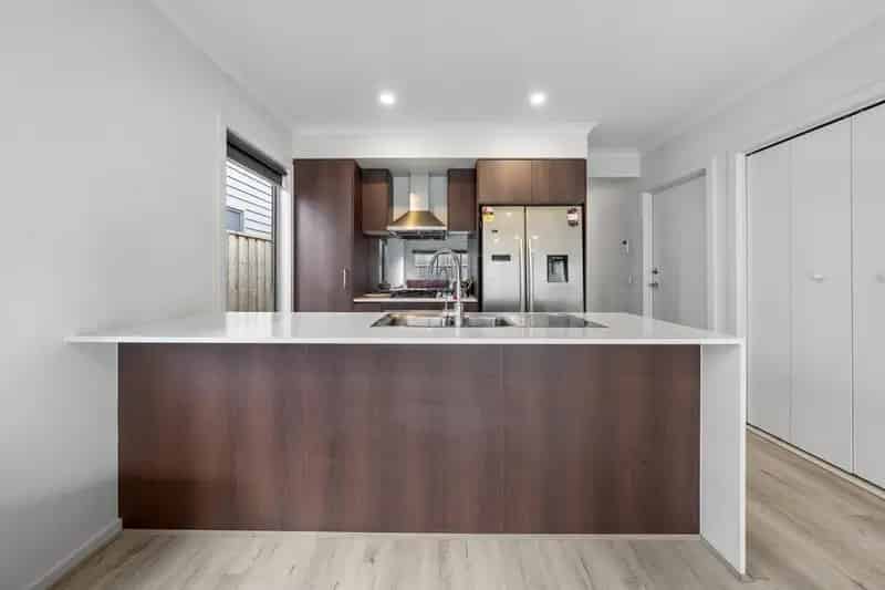 Buy house in Werribee with 3 bedrooms and 2 bathrooms