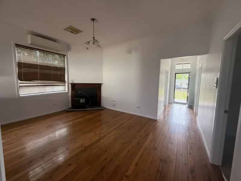 Beautiful 3 Bedroom Home In South Dubbo.