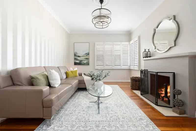 Charming Bayside Living with Alfresco Appeal.