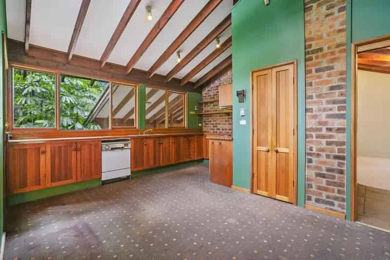 Charming Bowen Mountain Property with Exceptional Potential