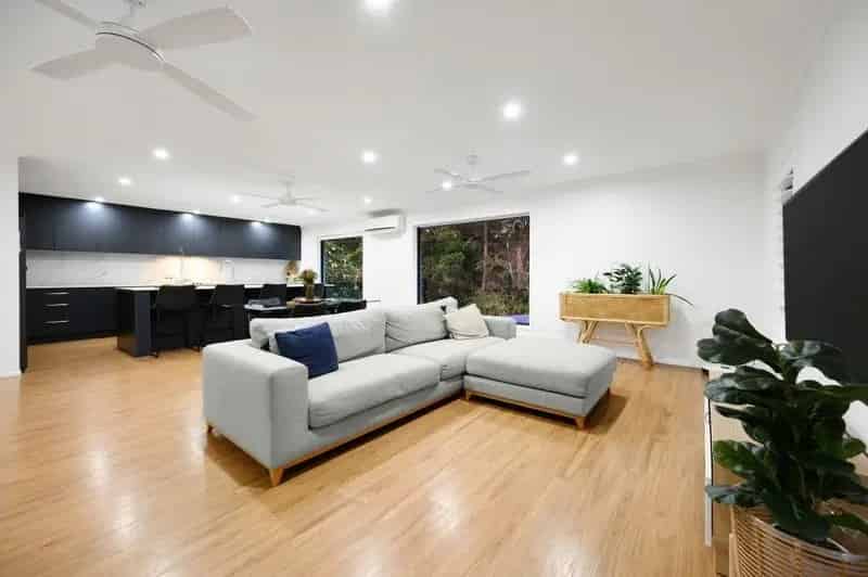 Spacious 6 Bedroom Dual Living Home with Pool in Bundall