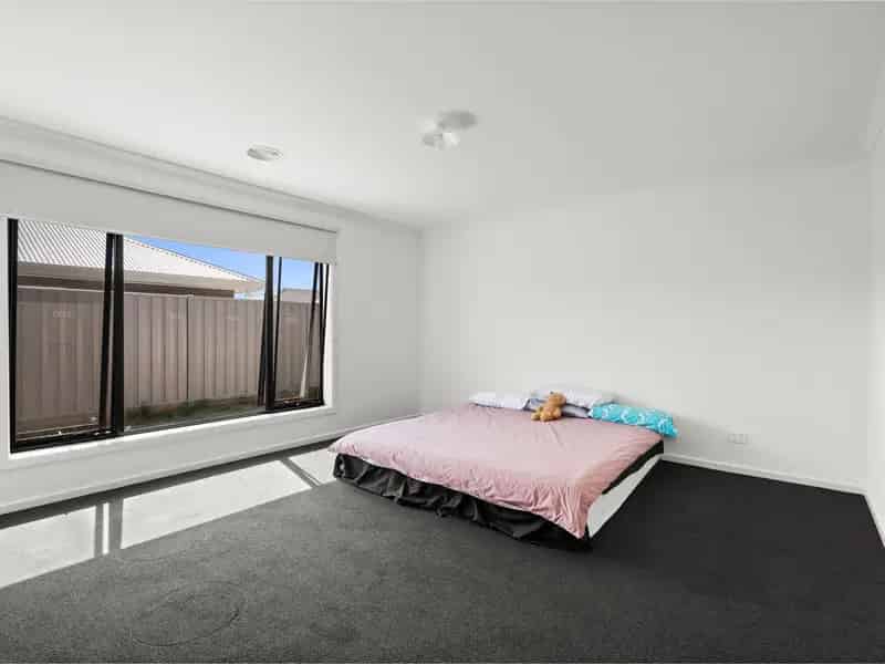 Modern 2023 Build in Popular New Estate