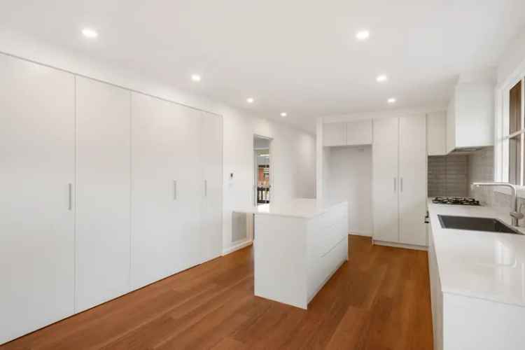 3 rooms house of 225 m² in Melbourne