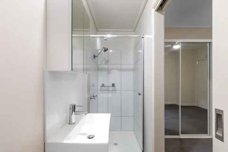 1 Bedroom Apartment near Melbourne Central - City Living