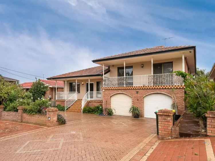 House For Sale in City of Cockburn, Western Australia