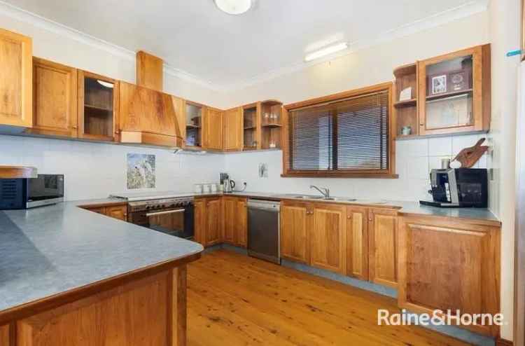 House For Rent in Braidwood, New South Wales