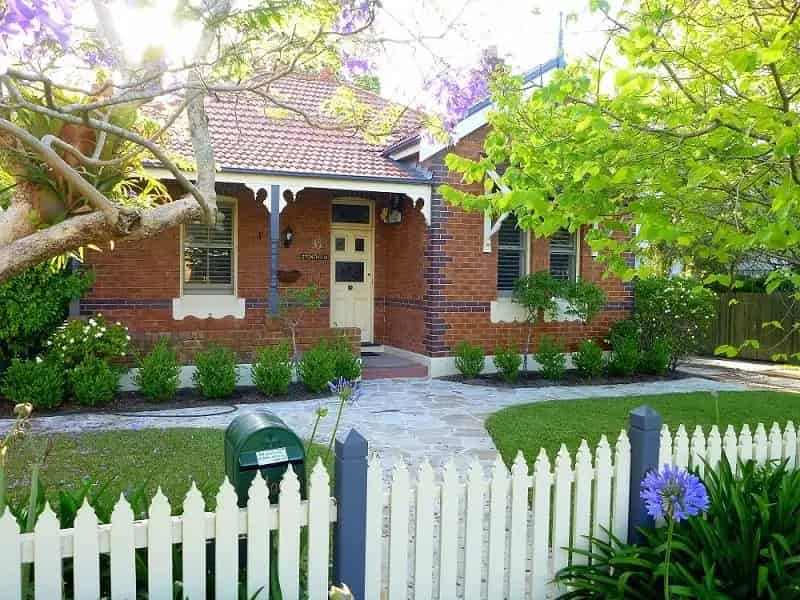 3 rooms house of 327 m² in Sydney