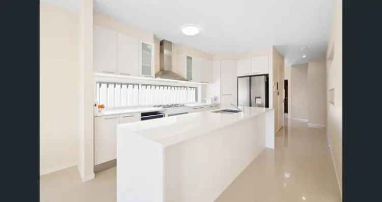 Modern Spacious Home Ekko Estate 4 Bed 25 Bath