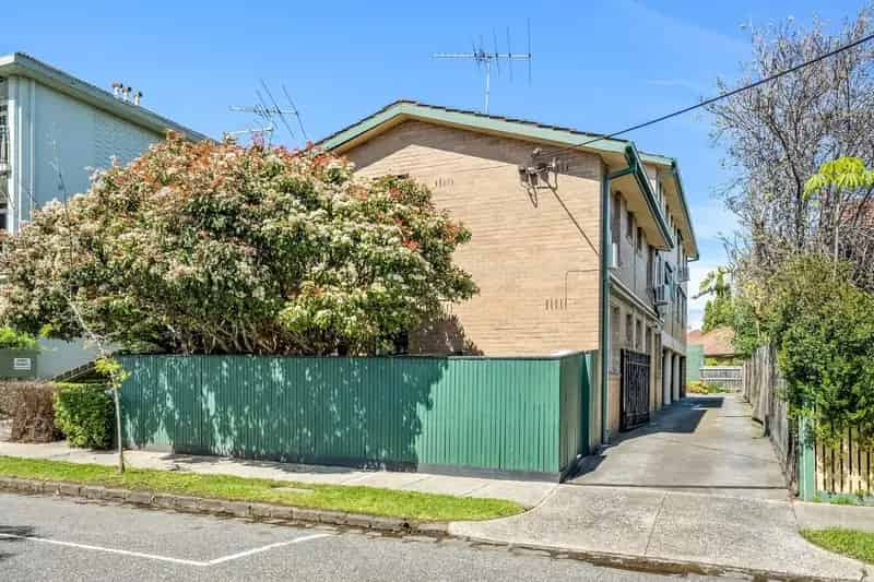 1 room studio of 137 m² in Melbourne