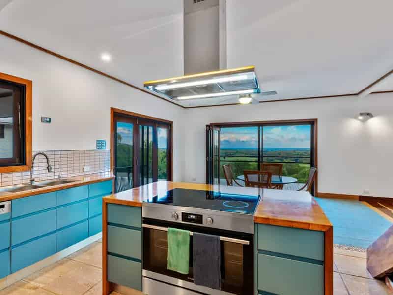 MAJESTIC MOWBRAY RESIDENCE & BUSINESS OPPORTUNITY