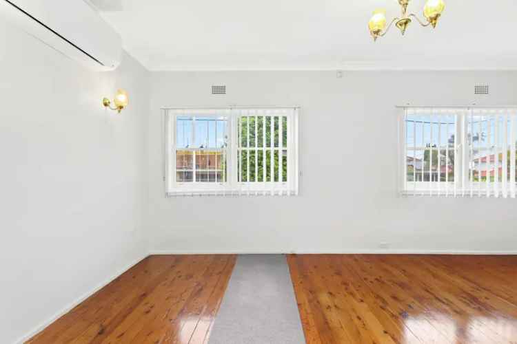 3 rooms house of 247 m² in Sydney