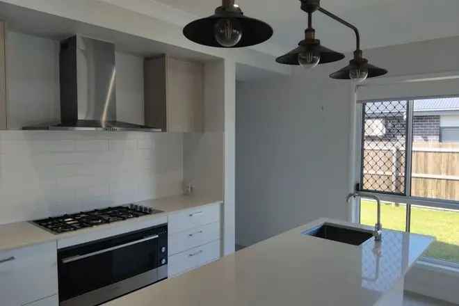 Modern 3-Bedroom Home Near Beach Shopping Airport