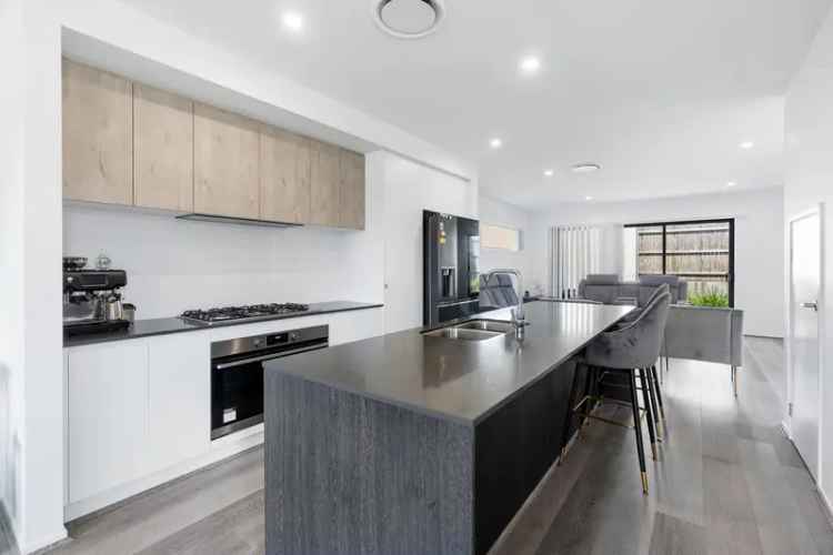 Modern Oran Park Home: 3 Beds, 2 Baths, Low Maintenance