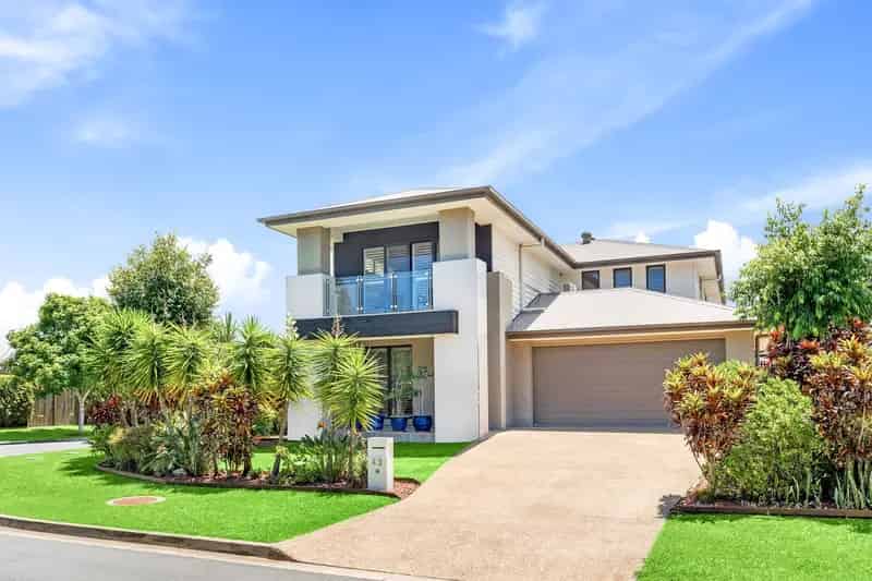 Family Haven Close to Schools, Shops, and Everyday Convenience!