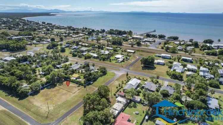 Vacant land for sale in Cardwell with 805m2 and great position