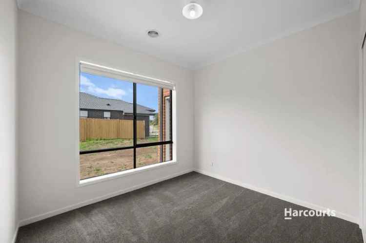 Stylish Brand-New Family Home in Prime Location!
