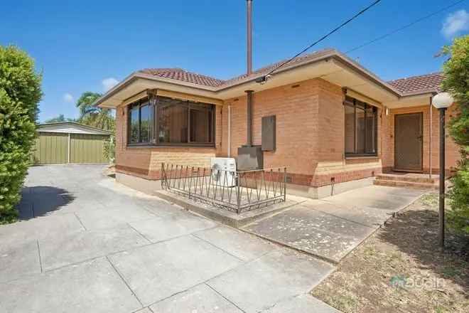 Family Home Three Bedrooms Built in Wardrobes Great Location