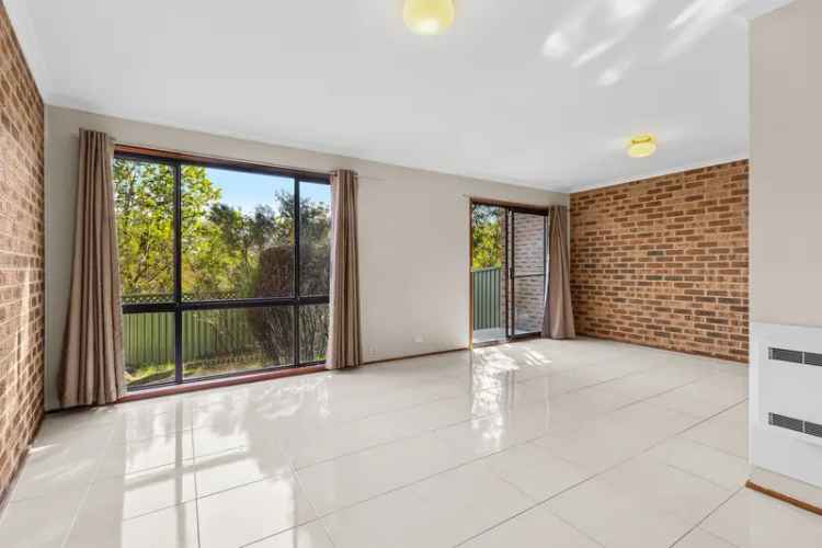 Three Bedroom Townhouse Near Westfield Belconnen