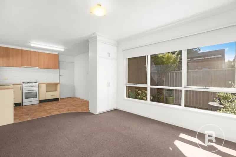 SINGLE BEDROOM UNIT IN SOUGHT AFTER NEWINGTON