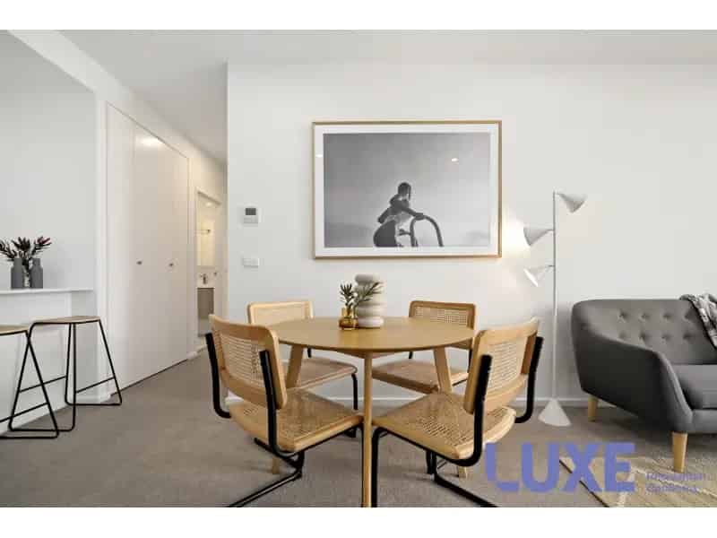 Stylish And Modern Two Bedroom Ensuite Apartment!
