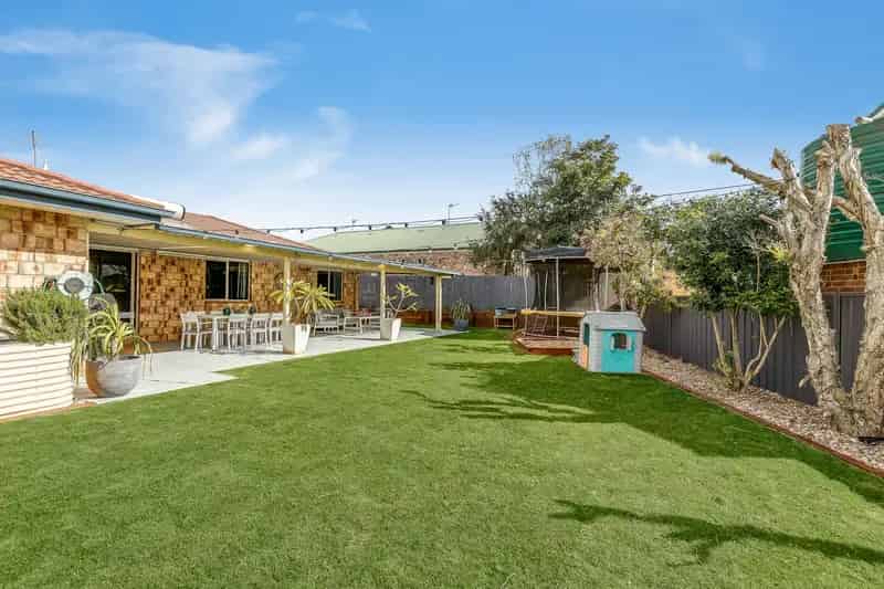Exceptional Family Home on a Highly Sought after 900m2 allotment!