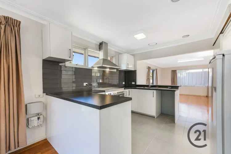 Lease House 3 Bedrooms 2 Bathrooms in Noble Park with Modern Features