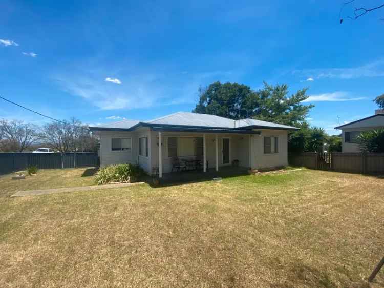 3 BEDROOM HOME - LOCATED TAMWORTH