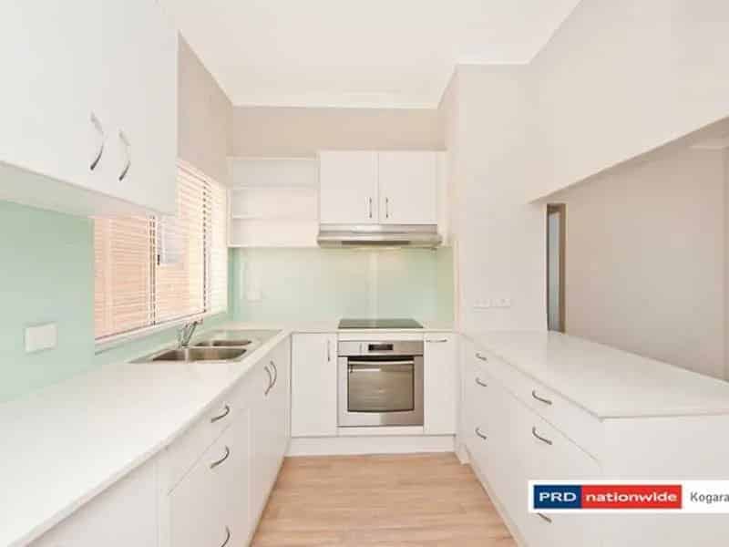 SUN-FILLED RENOVATED UNIT!!!