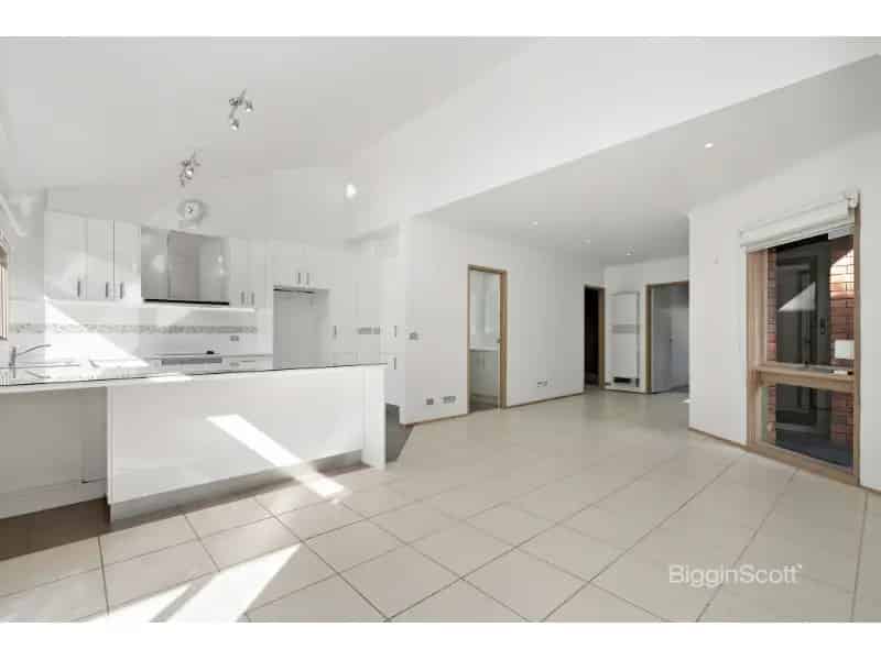 Immaculate 3-Bedroom Home With Spacious Living And 2 Fully Fenced Outside Areas In Abbotsford